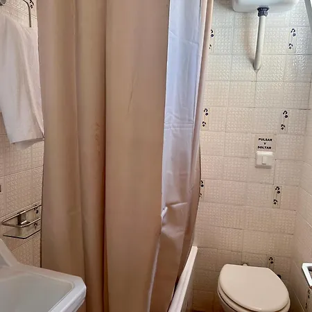 Fonda Can Setmanes Guest house