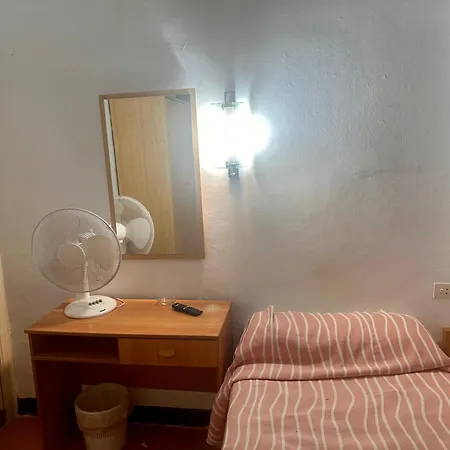 Fonda Can Setmanes Guest house Blanes
